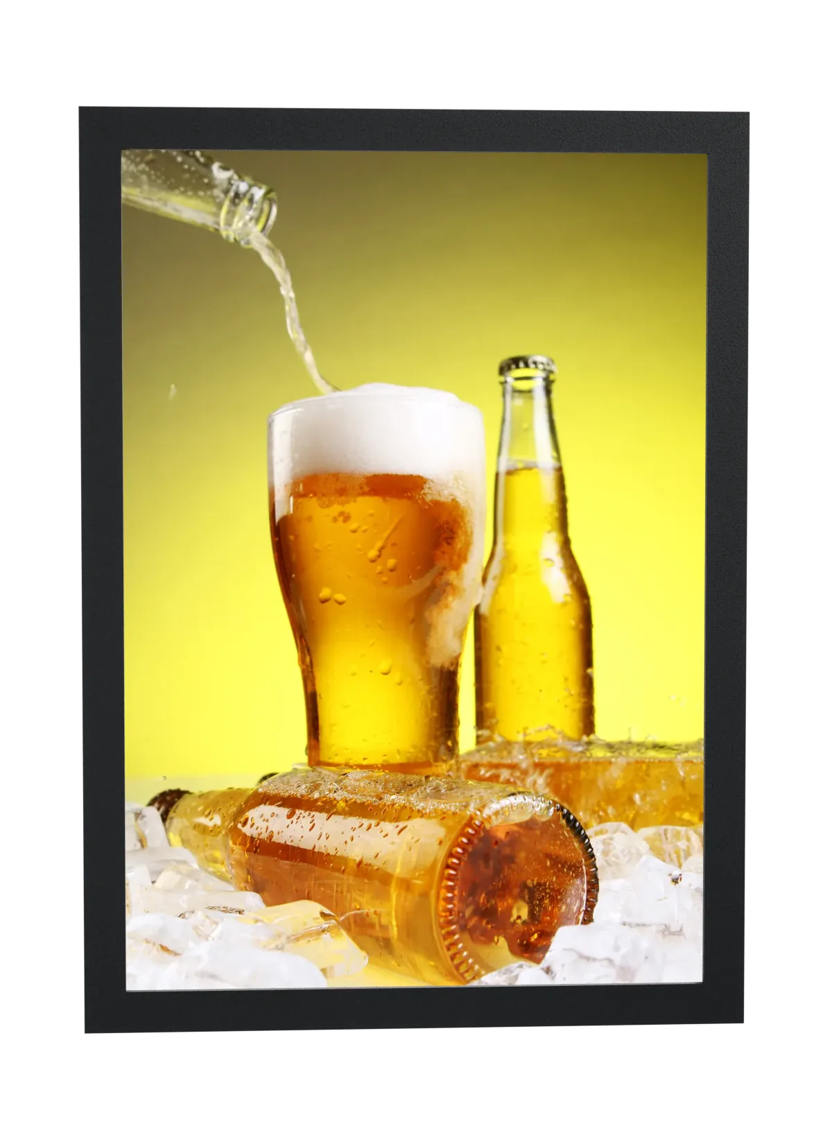 Cerveja sendo servida no gelo