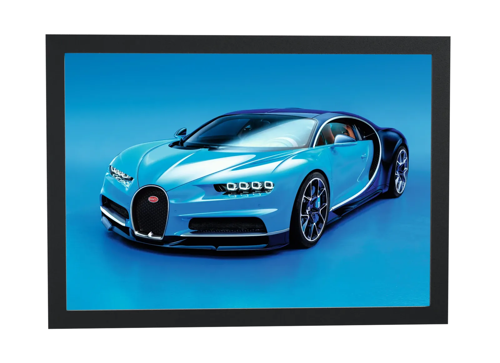 Bugatti Chiron azul em fundo azul
