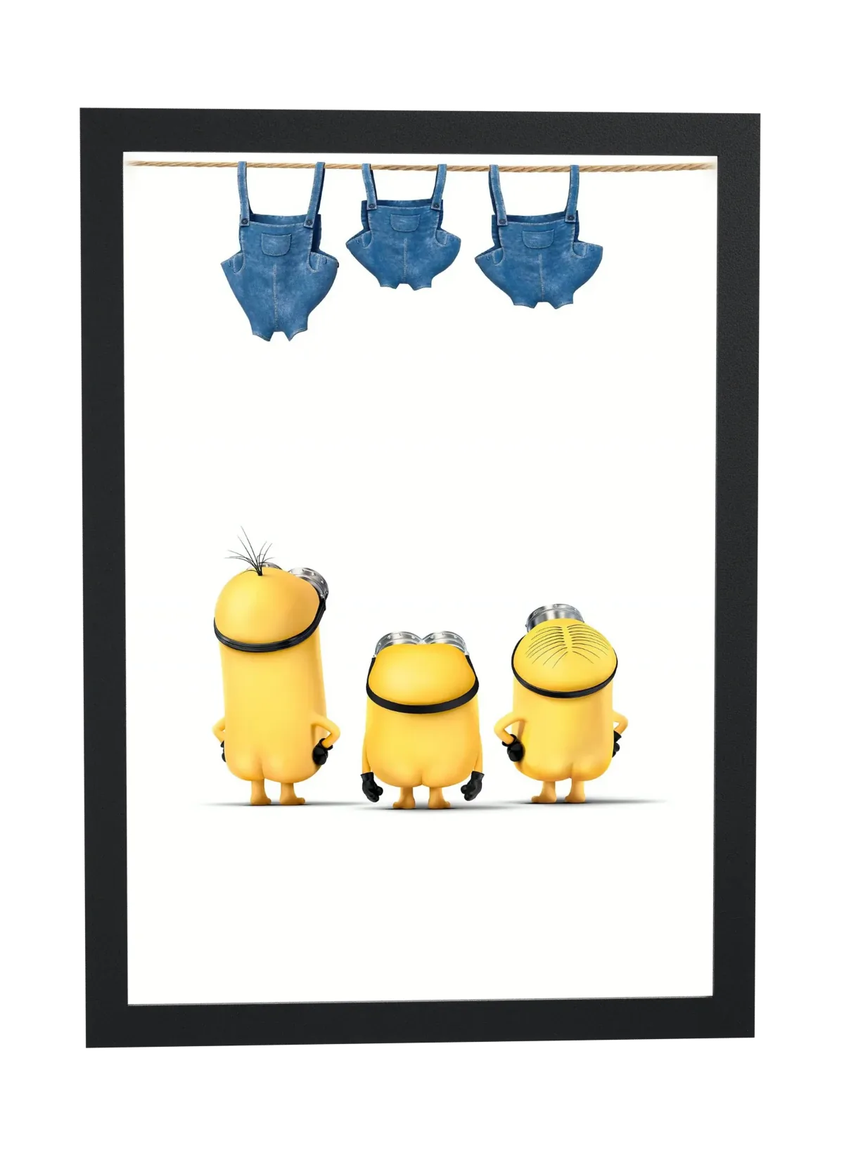Minions (2015): três Minions e macacões no varal