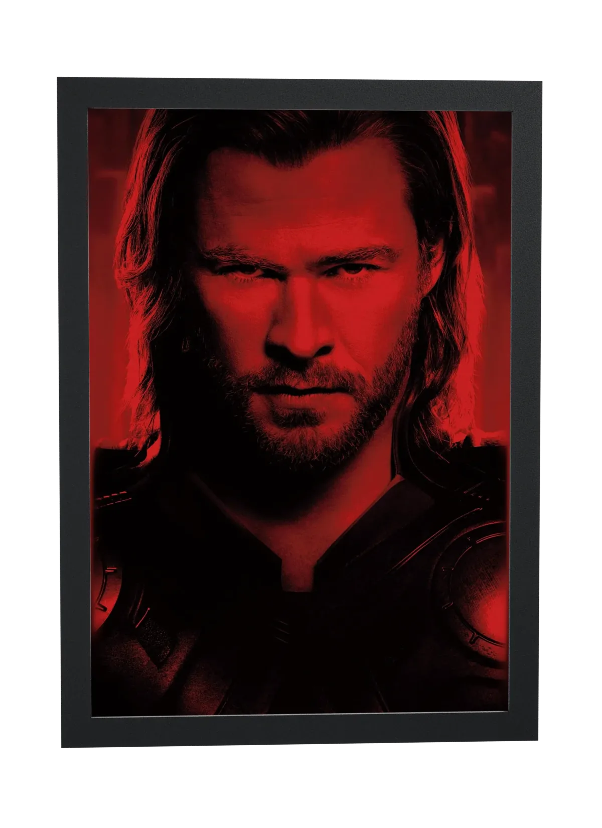 Thor (2011): rosto em vermelho e preto